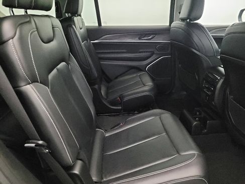 Used 2021 Jeep Grand Cherokee L Limited image 19