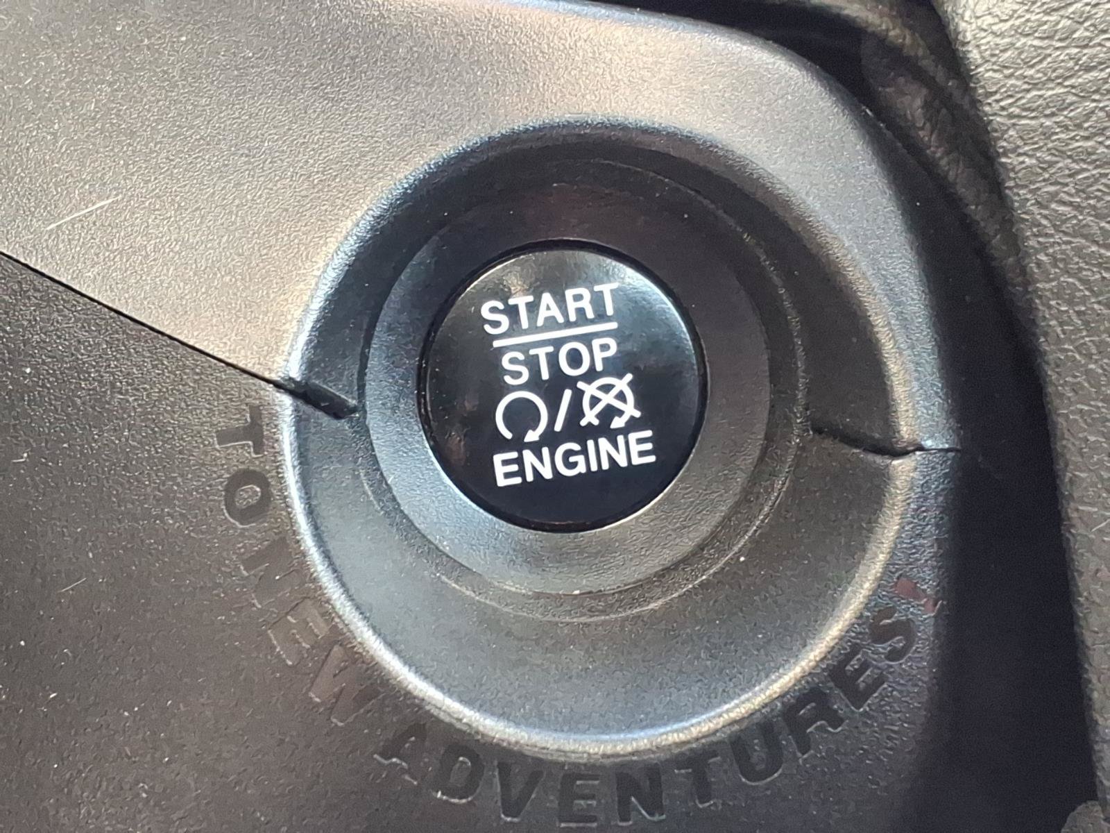 Used 2017 Jeep Renegade Limited AWD/4WD image 26