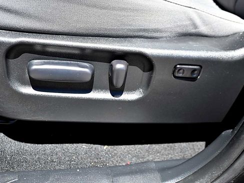 Used 2020 Toyota Tacoma SR5 w/ Technology Package AWD/4WD image 16