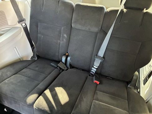 Used 2014 Dodge Grand Caravan SXT image 17