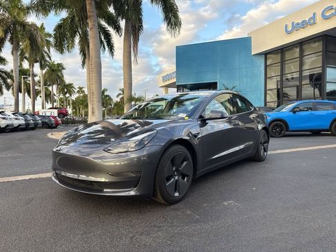 Used 2023 Tesla Model 3 Standard Range image 13