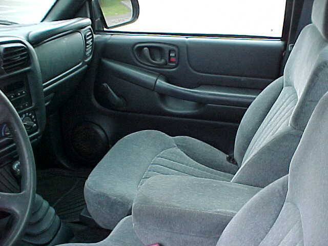 Used 2002 Chevrolet S10 Pickup 2WD Regular Cab image 29