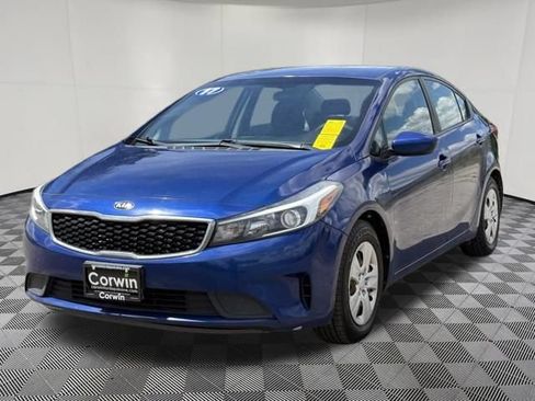 Used 2017 Kia Forte LX FWD image 5