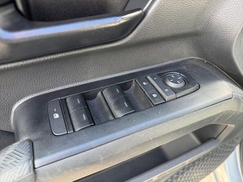 Certified 2025 Toyota Tacoma SR5 AWD/4WD image 20