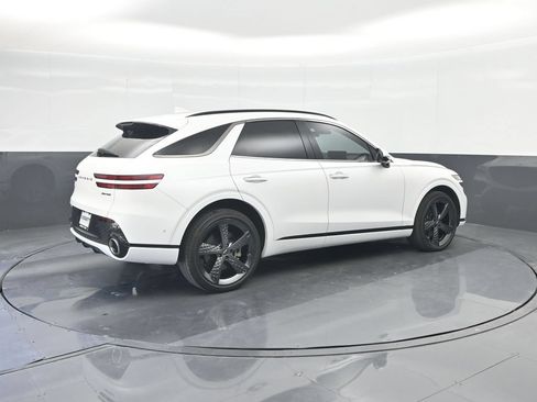 Used 2022 Genesis GV70 3.5T Sport w/ Sport Prestige Package AWD/4WD image 15