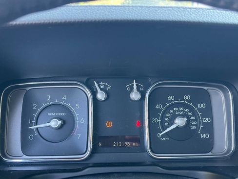 Used 2010 Lincoln MKX AWD image 16