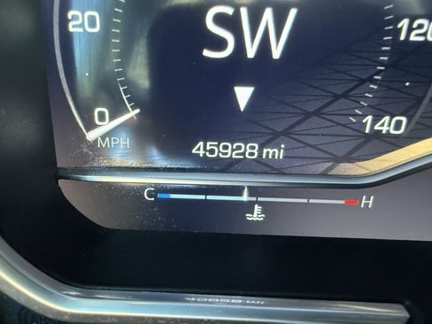 Used 2022 GMC Sierra 1500 AT4 w/ AT4 Premium Package image 9