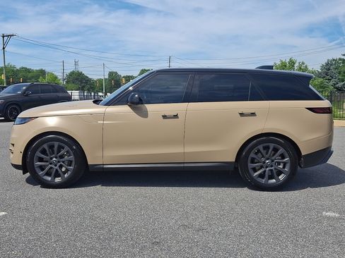 Used 2025 Land Rover Range Rover Sport AWD/4WD image 7