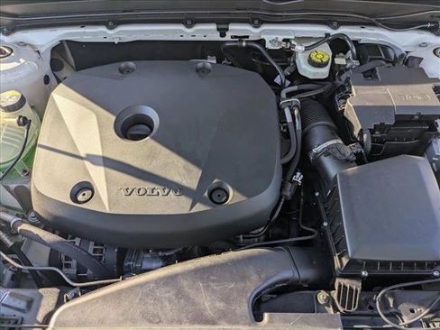 Used 2019 Volvo XC40 T5 Momentum AWD/4WD image 22
