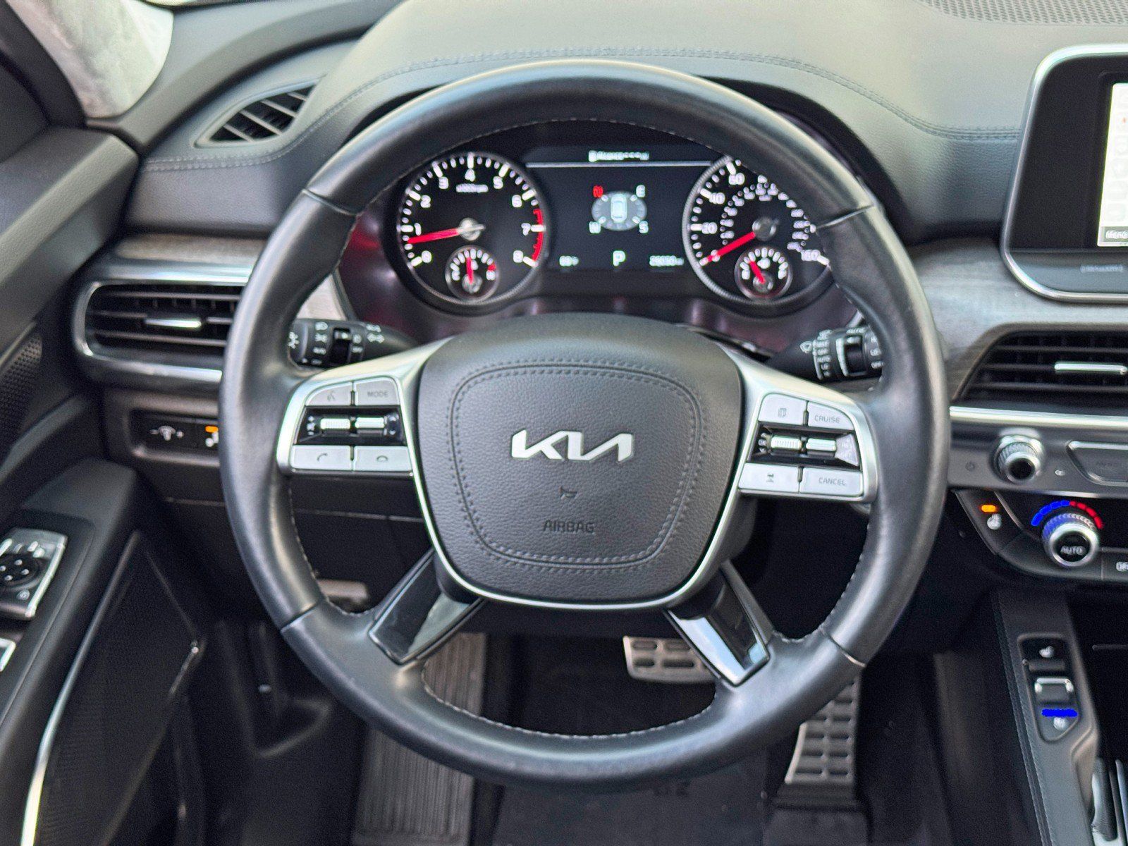 Used 2022 Kia Telluride SX w/ SX Prestige Package AWD/4WD image 21