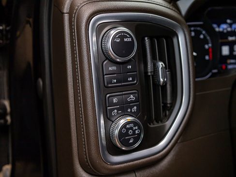 Used 2021 GMC Sierra 1500 Denali w/ Denali Premium Package image 16