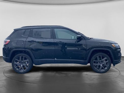 Used 2026 Jeep Compass Latitude AWD/4WD image 4