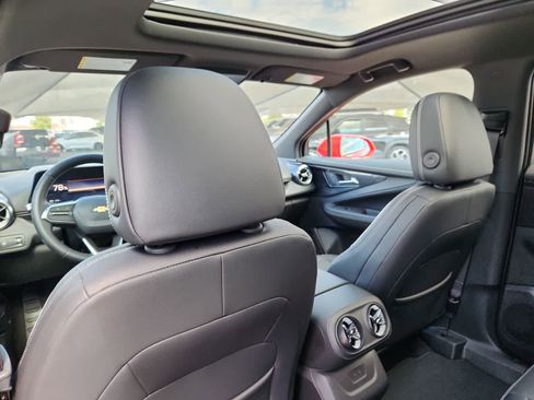 Used 2024 Chevrolet Blazer EV LT image 16