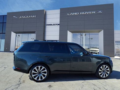 New 2026 Land Rover Range Rover Long Wheelbase SE image 6