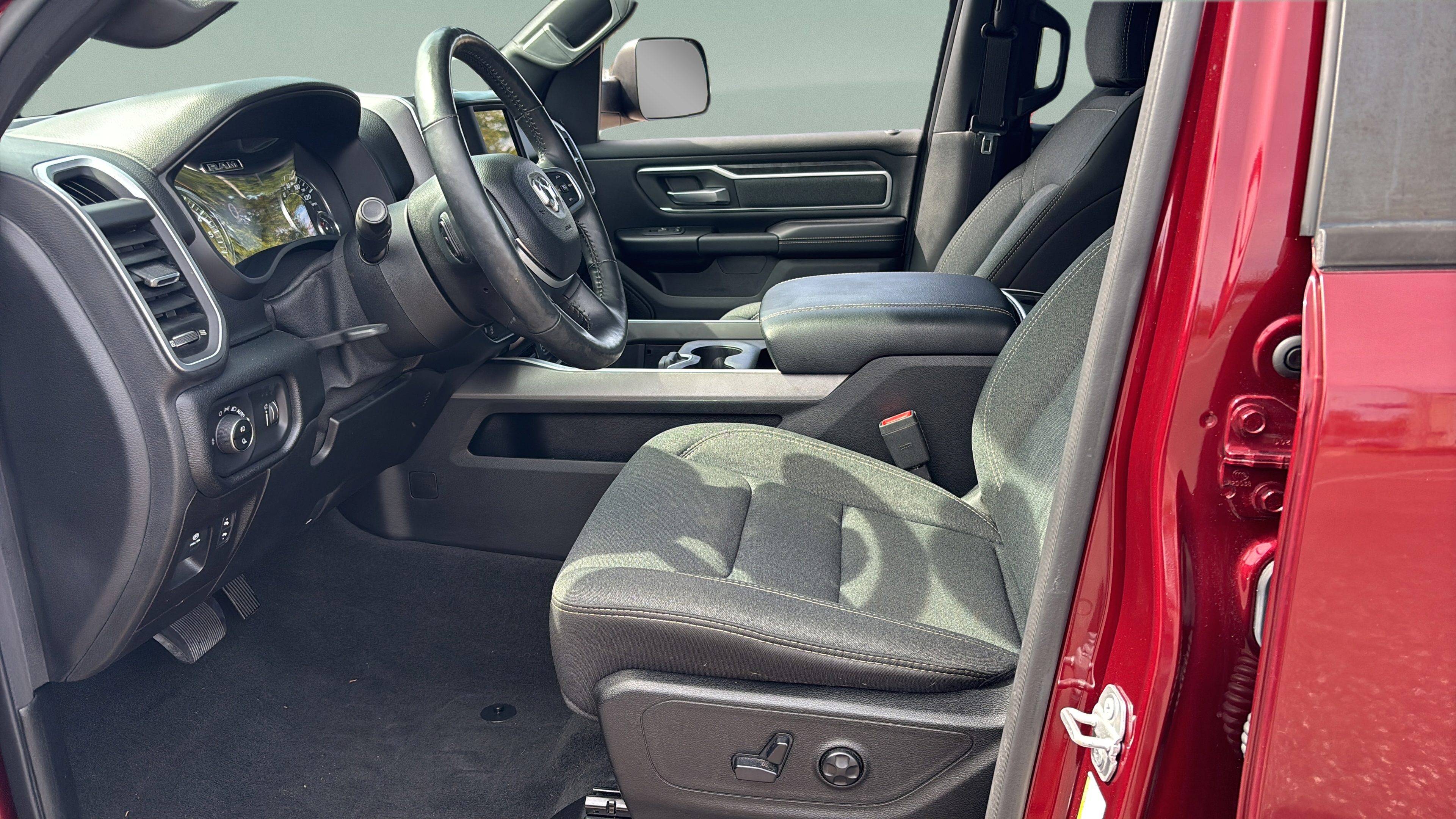 Used 2020 RAM 1500 Big Horn AWD/4WD image 9