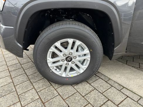 New 2026 Toyota Tundra SR5 AWD/4WD image 18