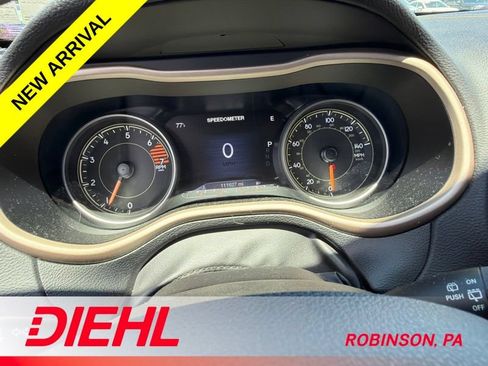 Used 2017 Jeep Cherokee Limited AWD/4WD image 11