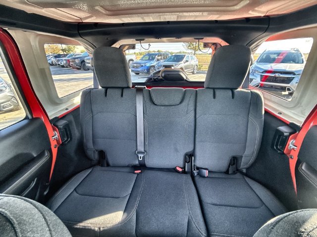 Used 2026 Jeep Wrangler Unlimited Sahara AWD/4WD image 21