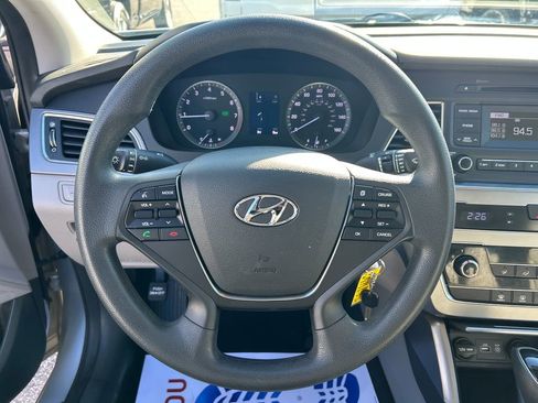 Used 2017 Hyundai Sonata SE image 15