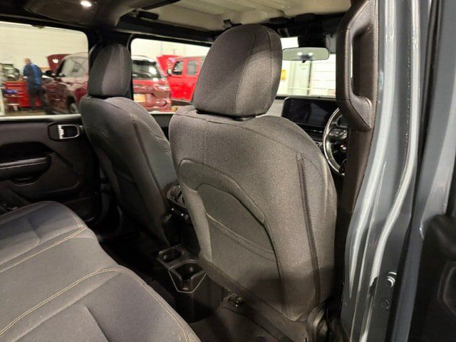 Used 2025 Jeep Wrangler Unlimited Sport w/ Convenience Group AWD/4WD image 18
