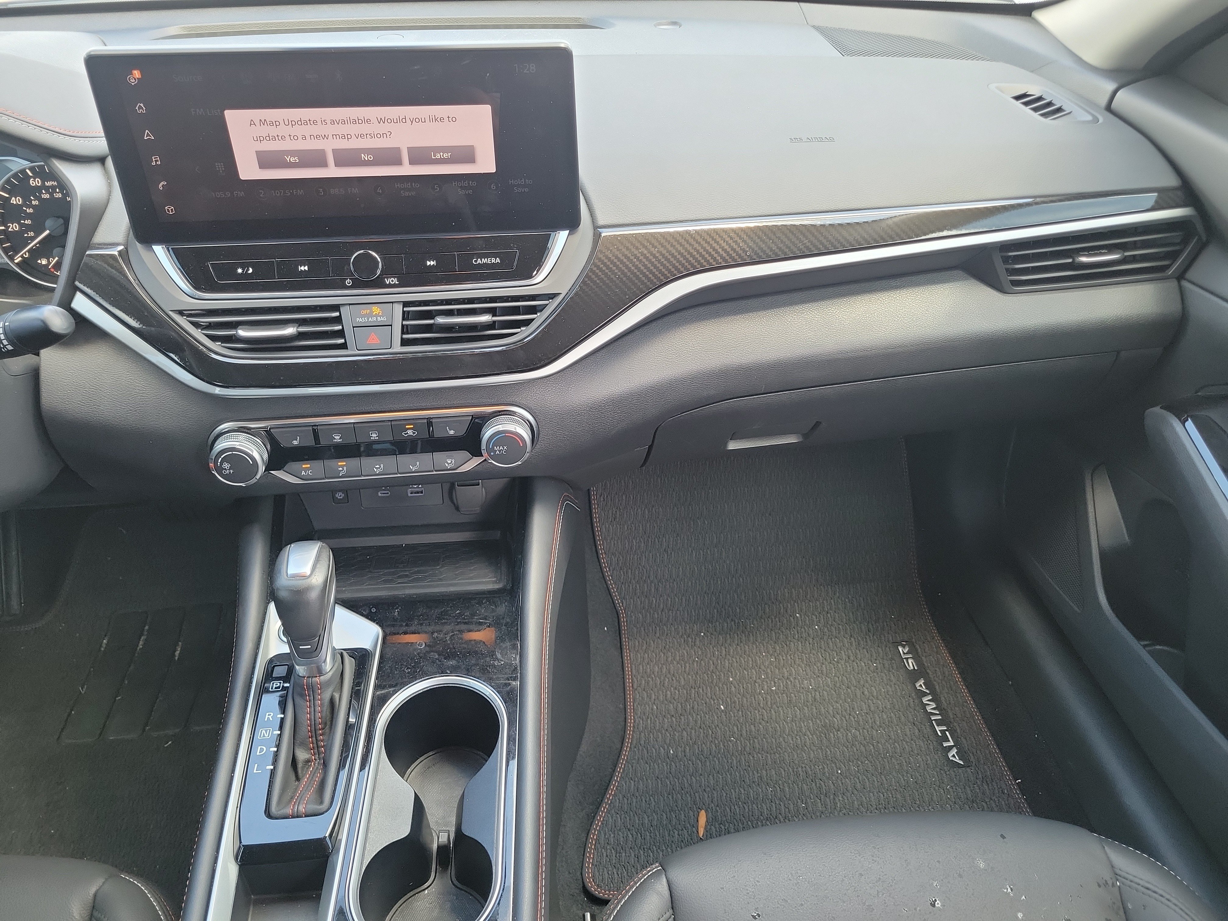 Used 2024 Nissan Altima 2.5 SR w/ SR Premium Package FWD image 17