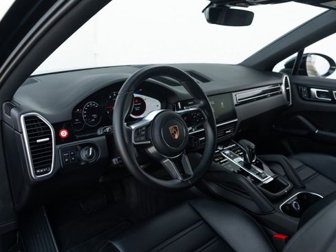 Used 2023 Porsche Cayenne Platinum Edition AWD/4WD image 5