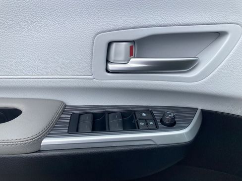 New 2026 Toyota Sienna XLE FWD image 14