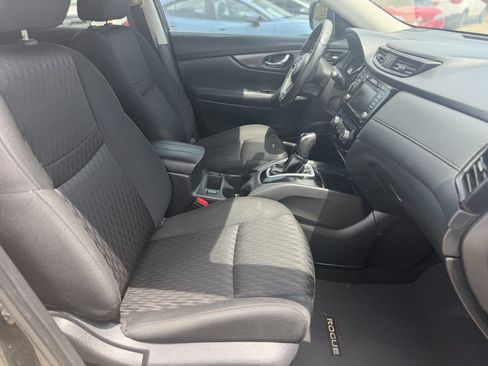 Used 2018 Nissan Rogue SV FWD image 14