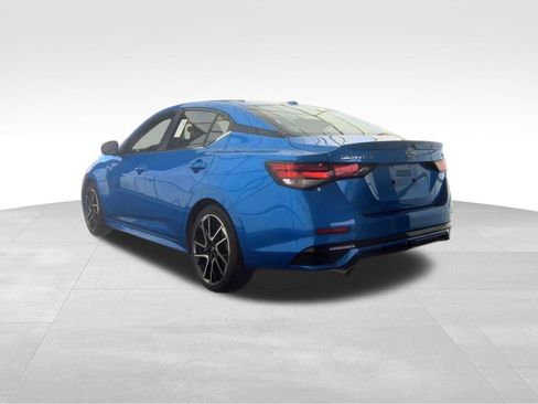 Used 2025 Nissan Sentra SR w/ SR Premium Package FWD image 27
