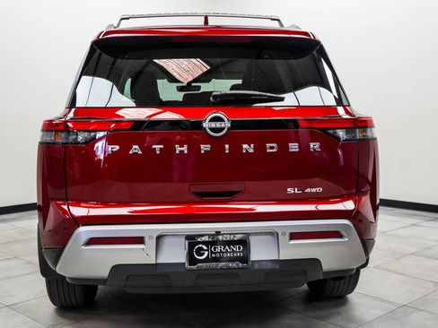 Used 2023 Nissan Pathfinder SL AWD/4WD image 9