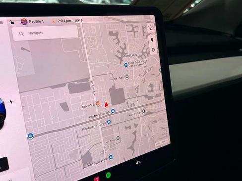 Used 2021 Tesla Model Y Performance image 10