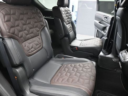 New 2026 Nissan Armada Platinum image 19