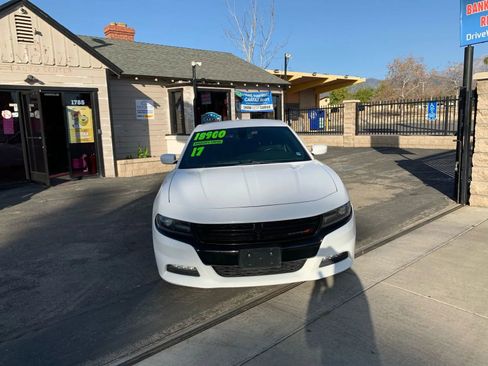 Used 2017 Dodge Charger R/T image 5