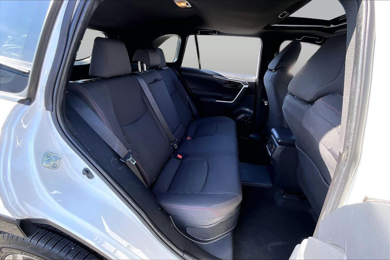 Used 2021 Toyota RAV4 SE w/ Weather & Moonroof Package AWD/4WD image 38
