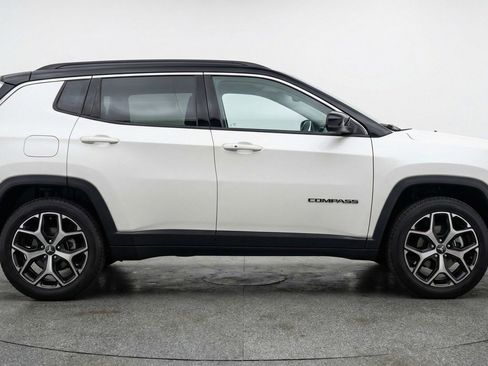 Used 2025 Jeep Compass Limited AWD/4WD image 8