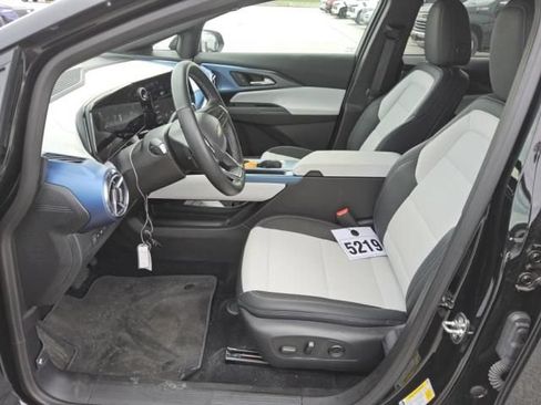 Certified 2025 Chevrolet Equinox EV LT FWD image 9