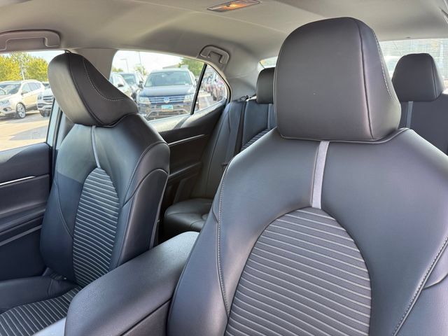 Used 2023 Toyota Camry SE FWD image 13