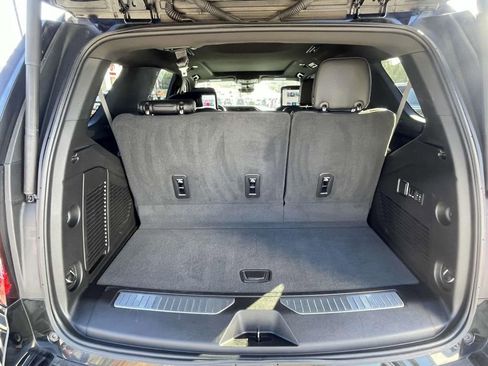 Used 2023 GMC Yukon Denali w/ Denali Reserve Package image 12