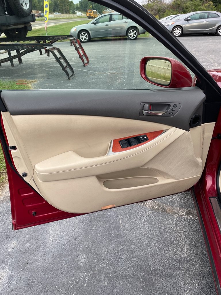 Used 2010 Lexus ES 350 w/ Preferred Accessory Package FWD image 10