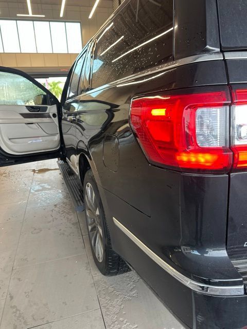Used 2019 Lincoln Navigator L Select RWD image 7