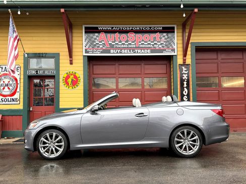 Used 2015 Lexus IS 250C image 11