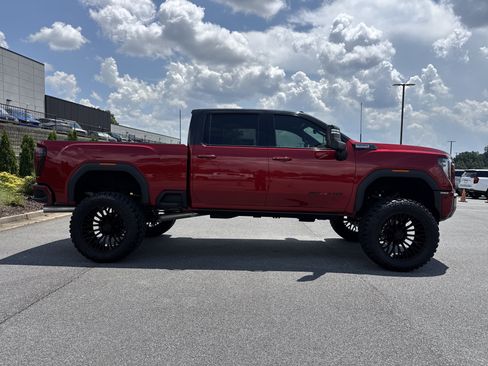 Used 2025 GMC Sierra 2500 AT4 w/ AT4 Premium Plus Package AWD/4WD image 11