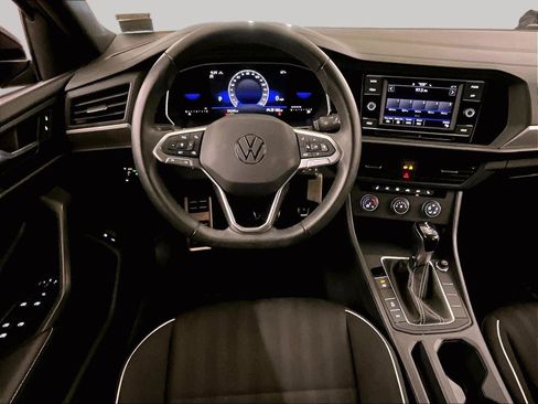 Used 2024 Volkswagen Jetta Sport FWD image 5