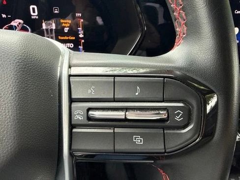 Used 2023 Chevrolet Colorado Z71 w/ Advanced Trailering Package AWD/4WD image 25
