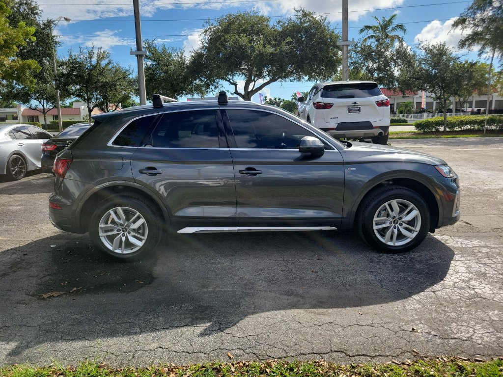 Used 2022 Audi Q5 2.0T Premium w/ Convenience Package AWD/4WD image 9
