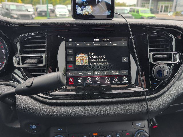 Used 2025 Dodge Durango AWD w/ Technology Group image 3