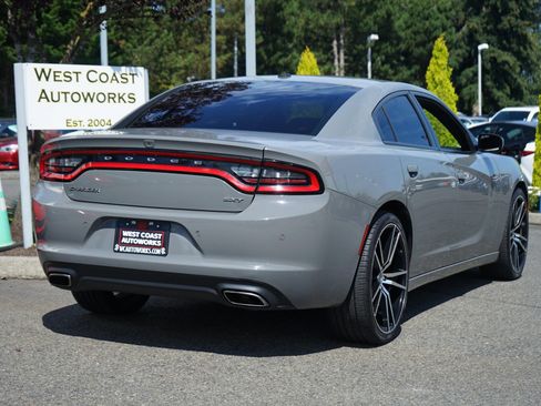 Used 2018 Dodge Charger SXT RWD image 5
