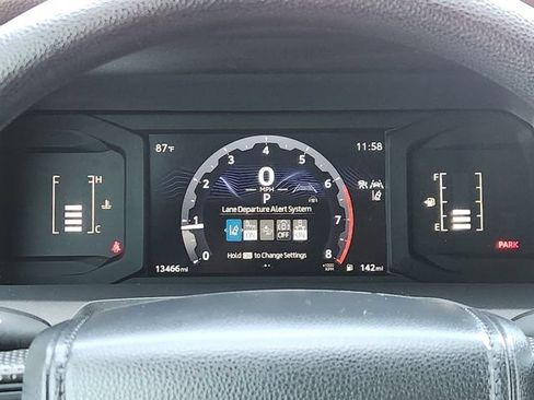 Certified 2025 Toyota Tacoma SR5 AWD/4WD image 14