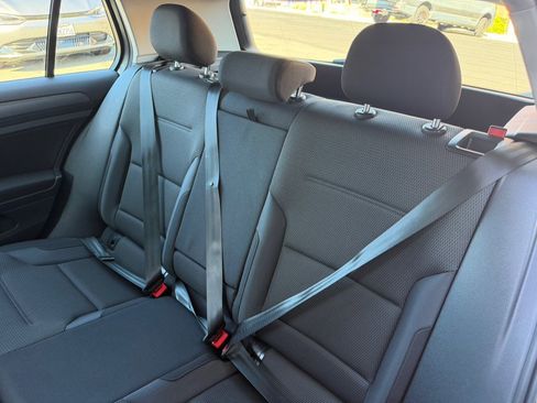 Used 2019 Volkswagen e-Golf SE image 42