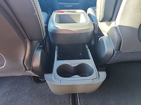 New 2026 Chrysler Pacifica Select FWD image 4